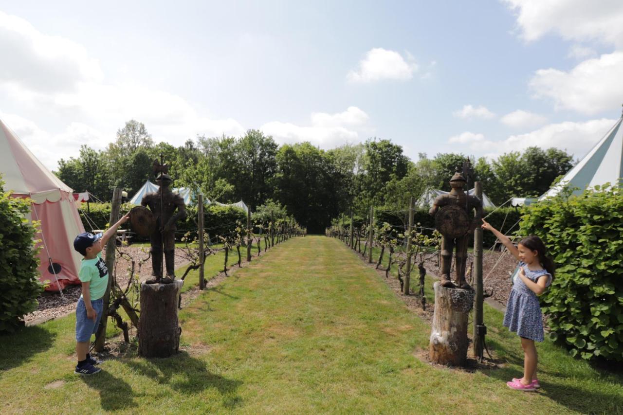 ホテル Leeds Castle Knights Glamping エクステリア 写真