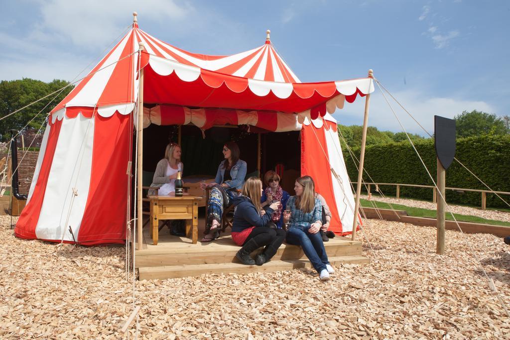 ホテル Leeds Castle Knights Glamping エクステリア 写真