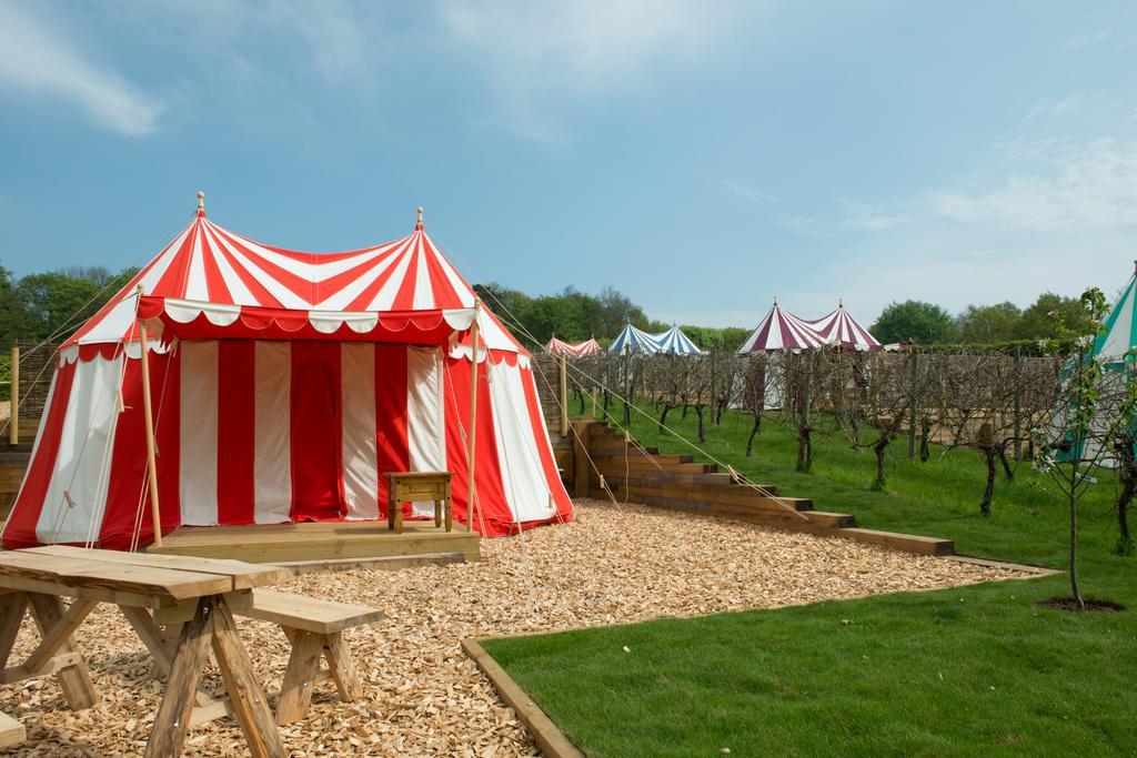 ホテル Leeds Castle Knights Glamping エクステリア 写真
