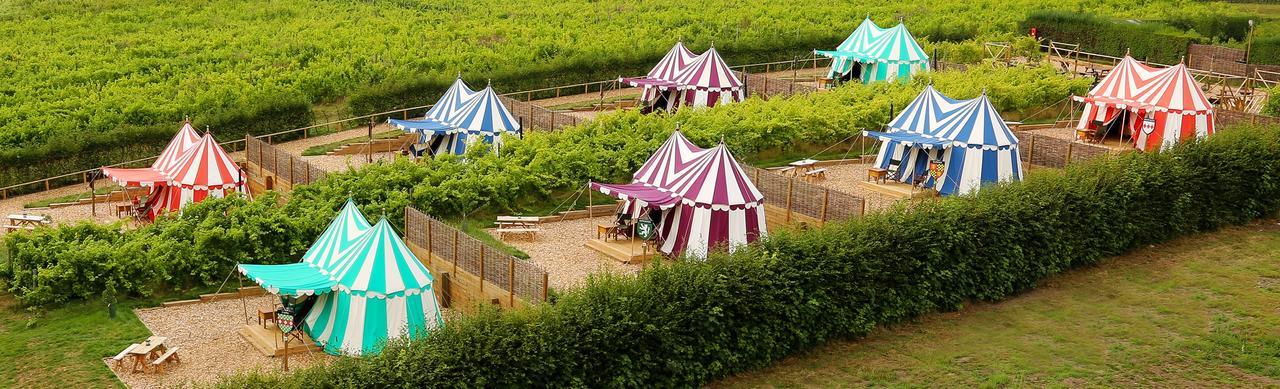 ホテル Leeds Castle Knights Glamping エクステリア 写真